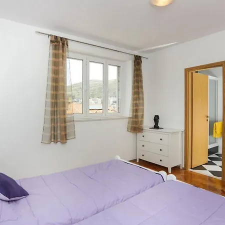 Апартаменты Sisic - One Bedroom With Terrace *