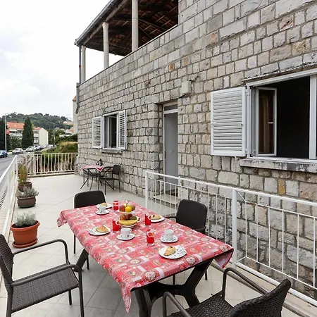 Sisic - One Bedroom With Terrace Apartment