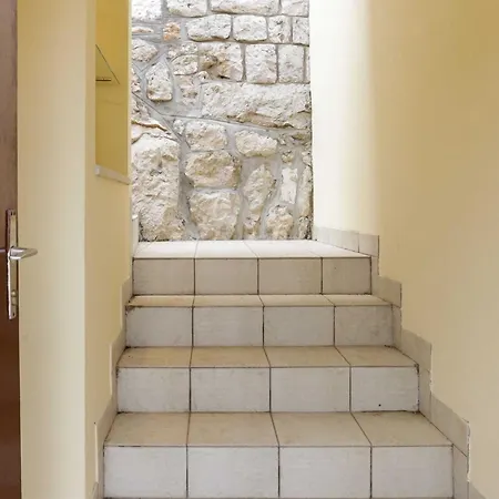 Lägenhet Sisic - One Bedroom With Terrace *