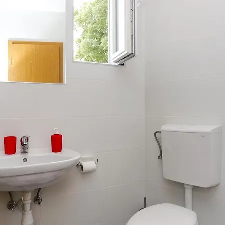 Lägenhet Sisic - One Bedroom With Terrace *