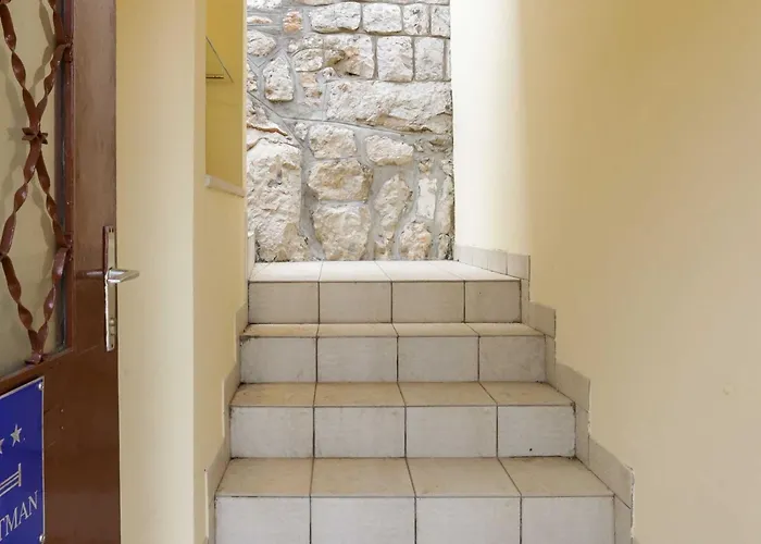 דירה Sisic - One Bedroom With Terrace *