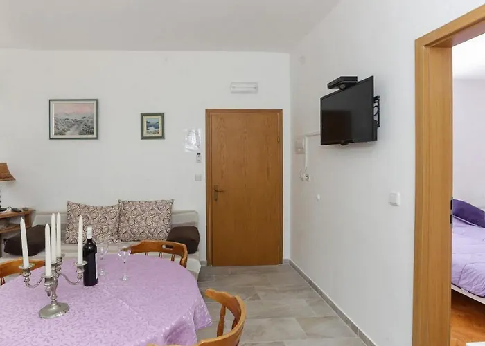 Sisic - One Bedroom With Terrace *